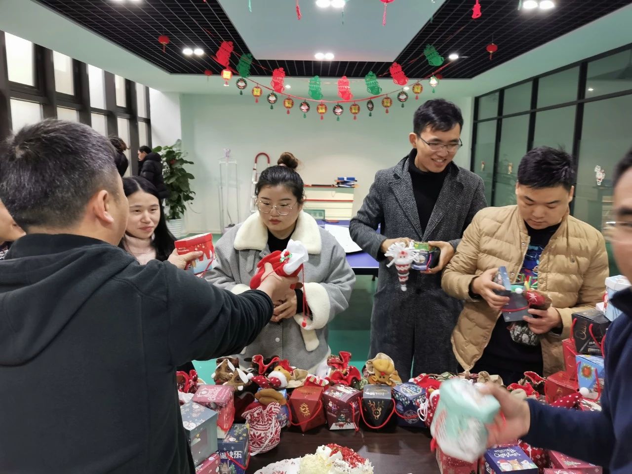 圣誕主題生日趴 | 濃情暖意平安夜，誕愿有你共前行