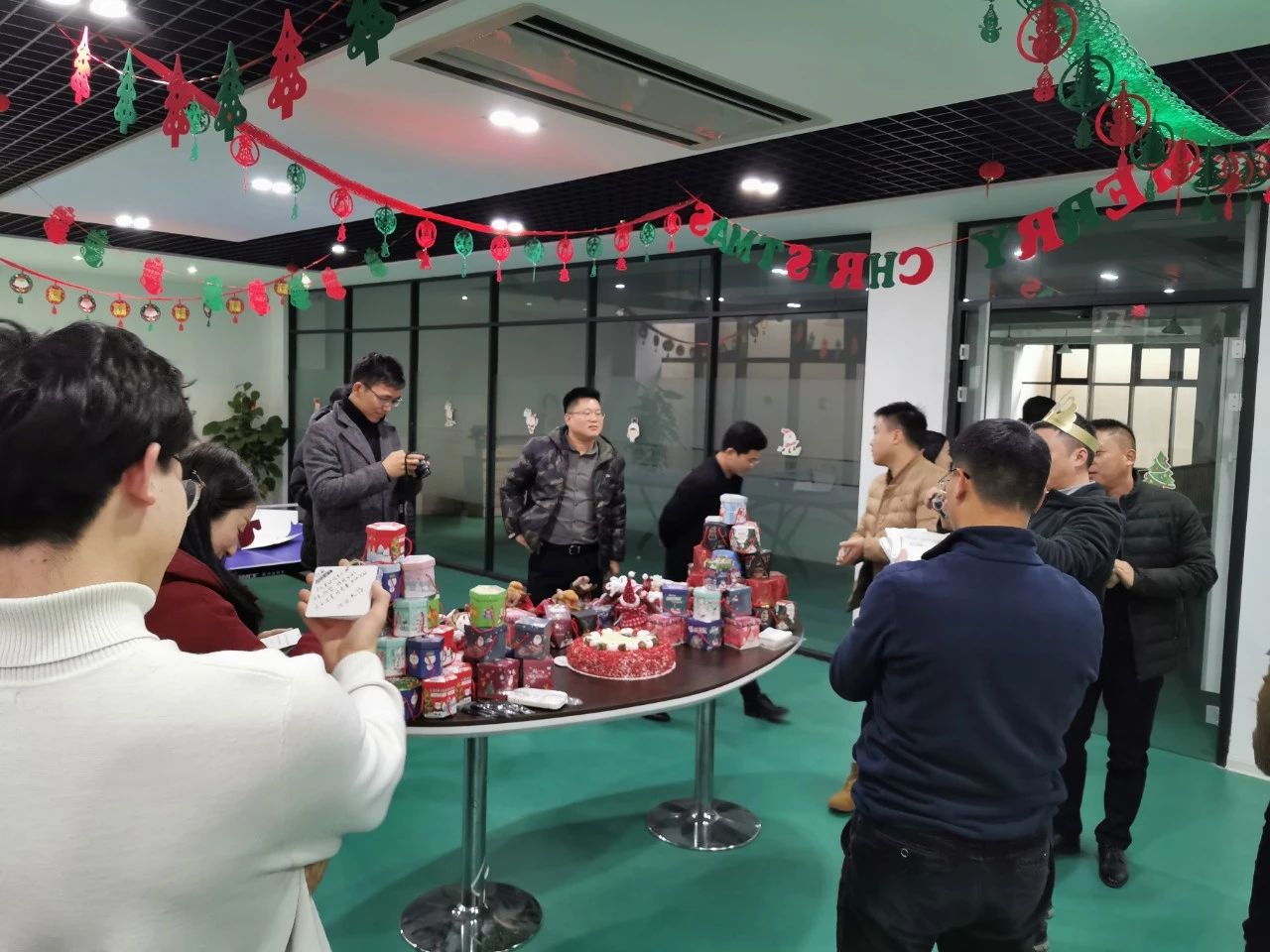 圣誕主題生日趴 | 濃情暖意平安夜，誕愿有你共前行