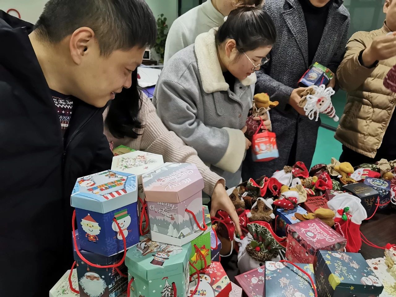 圣誕主題生日趴 | 濃情暖意平安夜，誕愿有你共前行
