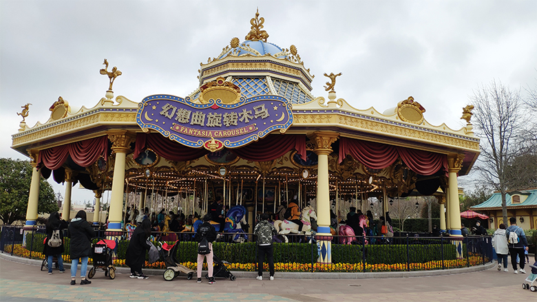 Happy Women’s Day | 歡度三八節(jié)，我們相約上海迪士尼樂(lè)園