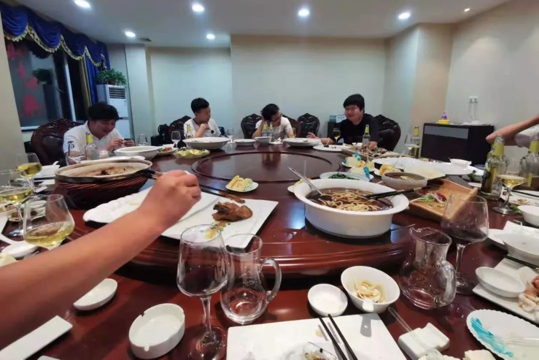 夏送清涼，集體慶生，慰問(wèn)一線 | 致我們的一線伙伴：辛苦了！