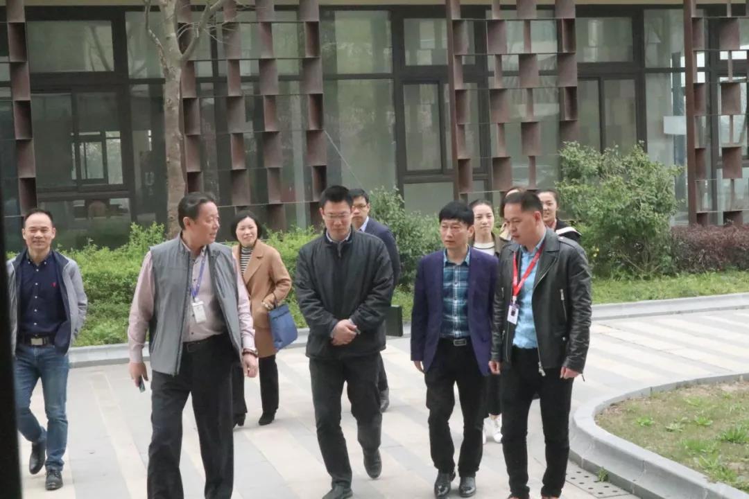 簡訊 | 黨建引領(lǐng)，助力企業(yè)發(fā)展！上海市委黨校領(lǐng)導(dǎo)一行蒞臨寶開考察調(diào)研！